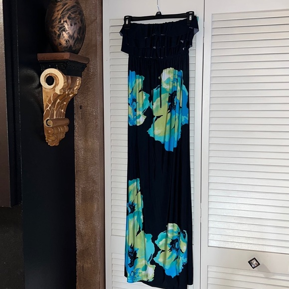 🔥3 for $25🔥 CUTE STRAPLESS BLACK WITH YELLOW GREEN AND BLUE FLOWERS SZ PS - Picture 3 of 7